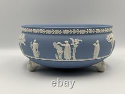 Bol en jaspe Wedgwood bleu à trois pieds