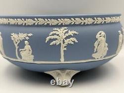 Bol en jaspe Wedgwood bleu à trois pieds