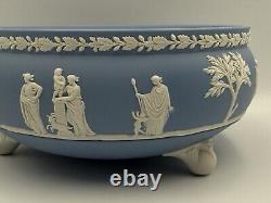 Bol en jaspe Wedgwood bleu à trois pieds