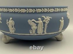 Bol en jaspe Wedgwood bleu à trois pieds