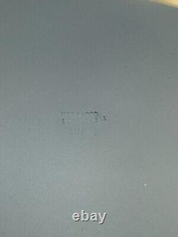 Bol en jaspe Wedgwood bleu à trois pieds