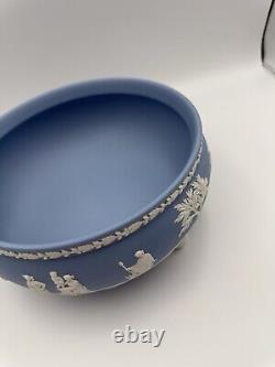 Bol en jaspe Wedgwood bleu à trois pieds