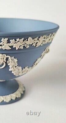 Bol en jaspe bleu Wedgwood avec tête de lion et guirlande