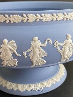 Bol impérial sur pied en jaspe bleu Wedgwood Dancing Hours / Centre de table 20,5cm