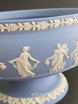 Bol impérial sur pied en jaspe bleu Wedgwood Dancing Hours / Centre de table 20,5cm