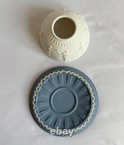 Bougeoir en jaspe bleu et blanc Wedgwood vintage Heures dansantes