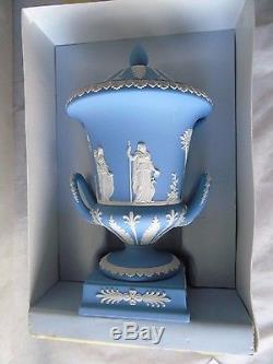 Boxed Large Wedgwood White Sur Pale Blue Jasperware Campana Urn Vase & Cover 12