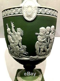 C. 1840 Wedgwood Jasperware Urne Bacchananlian Garçons At Play 7,75 Rare Mint