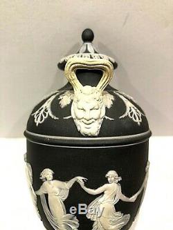 C. 1850 Wedgwood Jasperware Noir Dancing De Heures Urn Withlid De Couleurs Éblouissantes