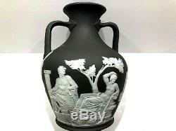 C. 1867 Wedgwood Rare Solide Noir Anthracite Jasperware Portland Vase Poignée De Corde