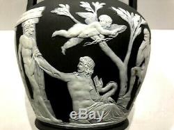 C. 1867 Wedgwood Rare Solide Noir Anthracite Jasperware Portland Vase Poignée De Corde