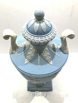 C. 1873 Wedgwood Pale Blue Jasperware Campana Urne 8.0 Code B Very Nice