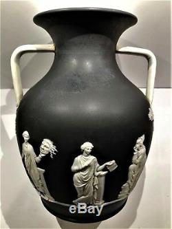 C. 1877 Vase En Forme De Portland Jasperware 10-1 / 2 En Forme De Trempette Noire, Code Csf
