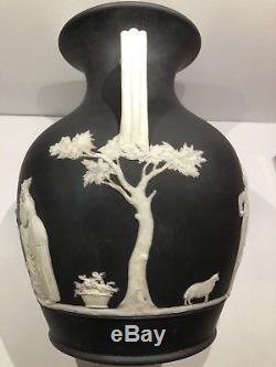 C. 1877 Vase En Forme De Portland Jasperware 10-1 / 2, Trempage Noir, Code Csf