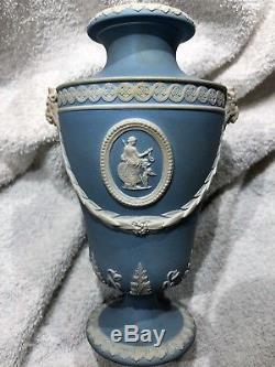 C. 1878 Wedgwood Jasperware Bleu Urn Avec L'espoir Sportif De La Tête D'espoir Et L'ancre