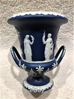 C. 1891 Grand Wedgwood Portland Bleu Jasperware Campana Urne Nice Satin Fin