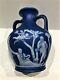 C. 1891 Wedgwood Jasperware Bleu Cobalt Portland Poignée Vase Rare 3,75 H
