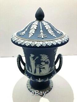 C. 1891 Wedgwood Portland Bleu Jasperware Campana Urne 6 Mint Condition