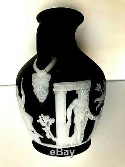 C. 1913 Wedgwood Jasperware Noir Portland Vase Marshall Fields Exh Piece 4