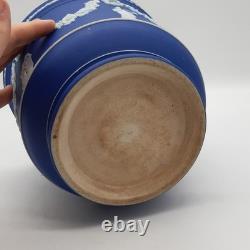 Cache-pot jardinière vintage Wedgwood en jasperware bleu, têtes de lion et guirlandes, Angleterre