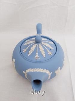 Charmante théière ancienne Wedgwood Jasper Ware bleu clair avec couvercle, jamais utilisée