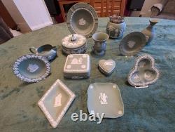 Collection Wedgwood Jasperware vert sauge, 13 pièces, poterie anglaise vintage