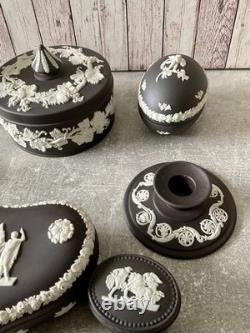 Collection de 10 pièces de jasper Wedgwood blanc sur noir