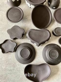 Collection de 10 pièces de jasper Wedgwood blanc sur noir
