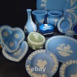 Collection de 29 articles en Jasper Ware de Wedgwood