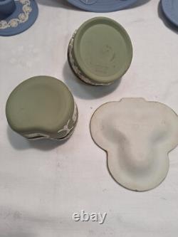 Collection de 8 pièces en grès Jasperware Wedgewood