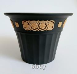 Collection de bibliothèque de jardinière et plateau en jaspe noir et osier Wedgwood