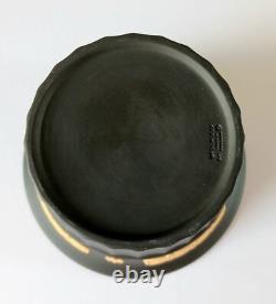 Collection de bibliothèque de jardinière et plateau en jaspe noir et osier Wedgwood