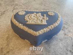 Collection de boîte à billets et assiettes de 12 pièces en Jasperware bleu pâle Wedgwood