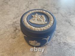 Collection de boîte à billets et assiettes de 12 pièces en Jasperware bleu pâle Wedgwood