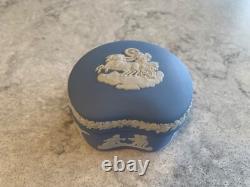 Collection de boîte à billets et assiettes de 12 pièces en Jasperware bleu pâle Wedgwood