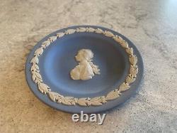 Collection de boîte à billets et assiettes de 12 pièces en Jasperware bleu pâle Wedgwood