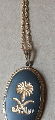 Collier pendentif Wedgwood en jasperware noir et argent doré, design saoudien