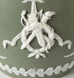 Cruche antique en jaspe vert Wedgwood