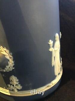 Cruche en jaspe bleu ancien de Wedgwood avec couvercle en étain pour eau chaude ou lait