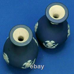Début Wedgwood Jasperware Cobalt Blue 2 X Four Seasons Bud Vases Rare 18èmec