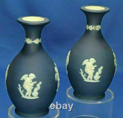 Début Wedgwood Jasperware Cobalt Blue 2 X Four Seasons Bud Vases Rare 18èmec