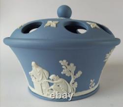 Dish à potpourri en jaspe bleu Wedgwood Dish à potpourri en jaspe bleu Wedgwood