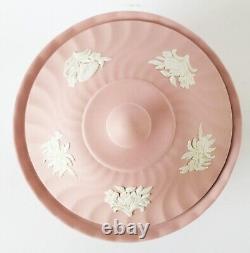 Dish à poudre en jaspe rose Wedgwood avec motif floral