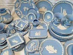 Énorme! Joblot Wedgwood Jasperware 70 Pièces Cruches, Vases, Assiettes Plateau