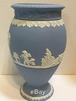 Énorme Wedgwood Bleu 7 3/4 Vase Grand Et 5 Au Centre Plus Large