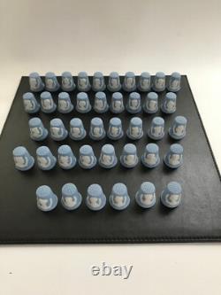 Ensemble complet de 41 dé à coudre en jaspe Wedgwood des rois et reines