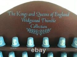 Ensemble complet de 41 dés à coudre en jaspe Wedgwood représentant les rois et reines d'Angleterre