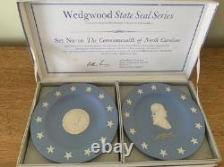 Ensemble complet de treize sceaux d'État américains en jaspe Wedgwood bleu Angleterre
