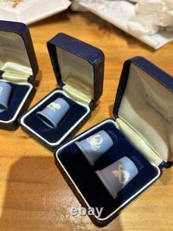 Ensemble de 12 dé à coudre en jaspe Wedgwood bleu en boîte - Zodiaque