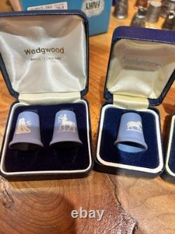 Ensemble de 12 dé à coudre en jaspe Wedgwood bleu en boîte - Zodiaque